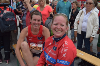 Annika & Ane före WMOC-sprintens medaljceremoni